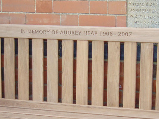 Britannia 1.5m memorial bench - heap