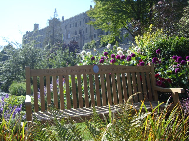 Warwick 1.8m diamond jubilee bench - HM QUEEN ELIZABETH II